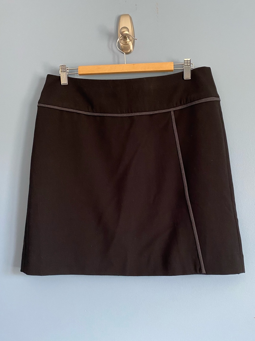 Mexx Women's Black A-Line Wrap Skirt with Contrast Piping